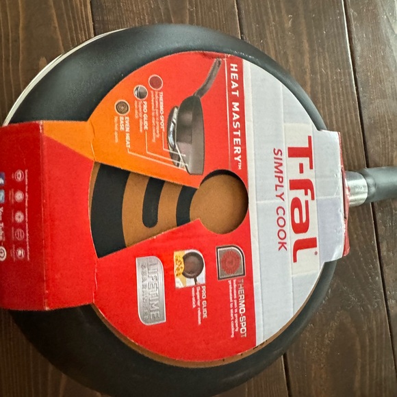 T-fal C51805 Simply Cook Nonstick Dishwasher Safe Cookware 10 Fry Pan Black - Picture 2 of 2